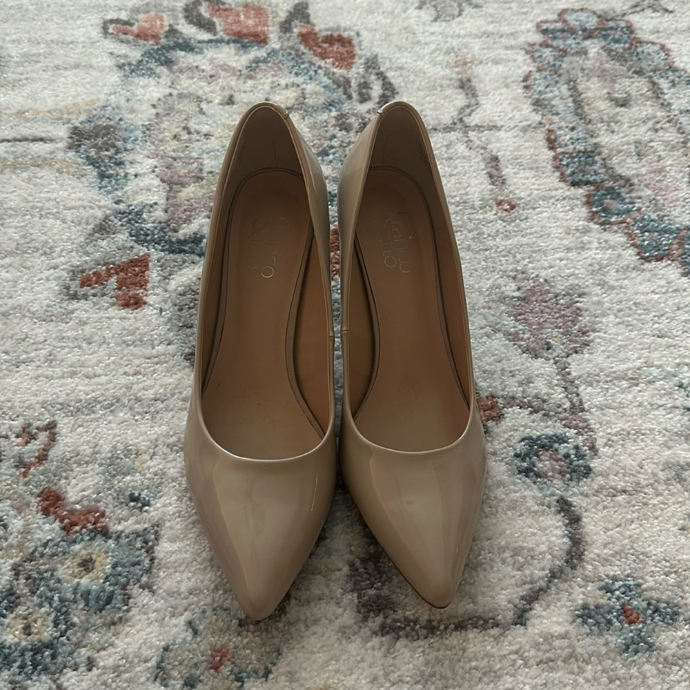 Like new patent leather nude Franco Sarto pumps